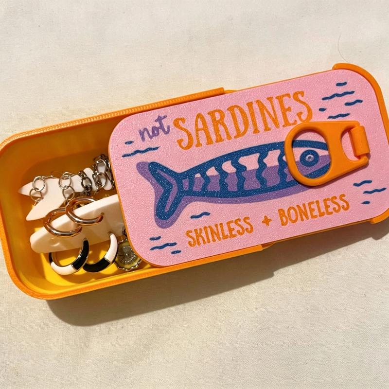 Tin Container Lid - صندوق مجوهرات على شكل علبة سردين